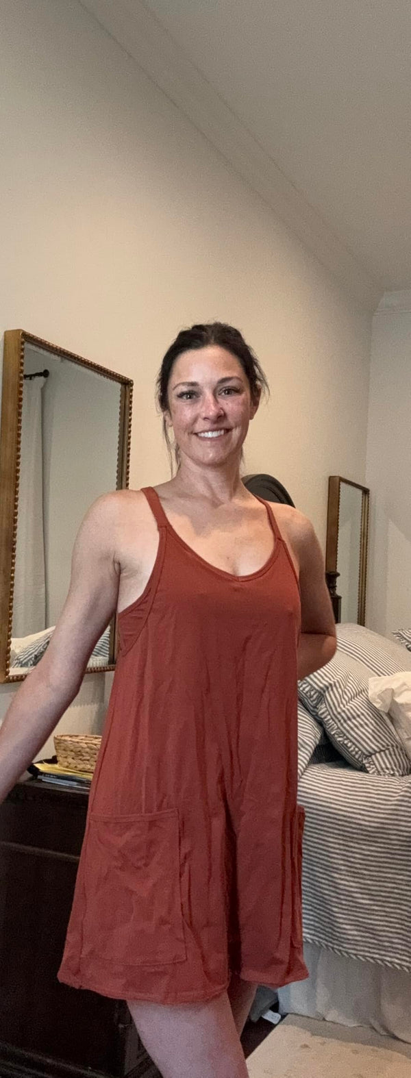 Soft everyday outfit on the go